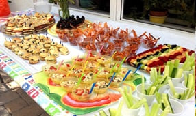 escolta golondrina a tiempo 3 Estilos de catering para cumpleaños en Barcelona | Dini Catering